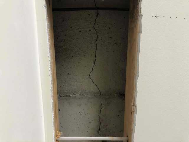 Epoxy Crack Injection