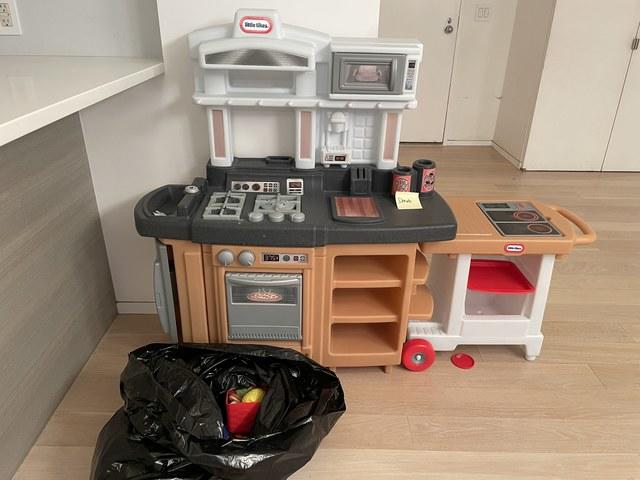 Toy kitchen meant for toddlers and babies.
