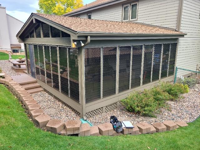 Sloping Sunroom in Minneapolis, MN