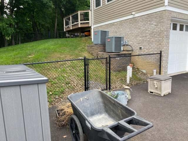 4' Black Chain Link (1) 8' double gate and (2) 3' single gates