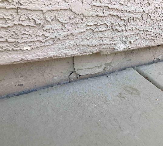 Stem Wall Signs of Failure: Flaking Paint