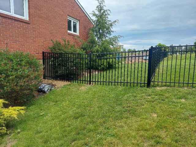 4' Black Classic Picket Through Bottom Rail, Commercial Grade Aluminum Fence (1) 4' gate
