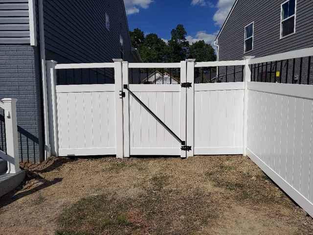 6' White Acadia Privacy Aluminum Round Black Spindle Top (1) 4' gate / New England Caps on all Fence Posts, Flat caps on Gate