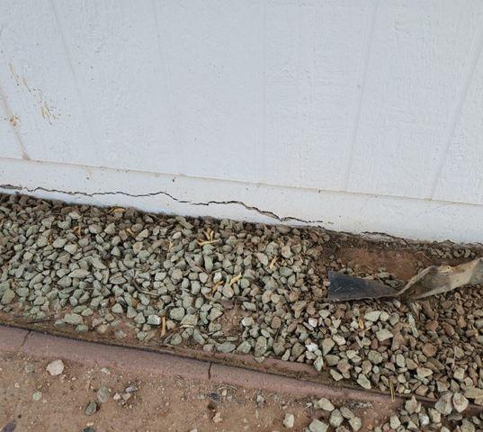 Signs of Advanced Rust in Stem Wall: Concrete Cracks