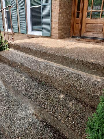Cracked and unstable stairs