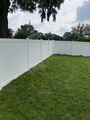 6' White Acadia Privacy Vinyl Fence (1) 4' gate Installation