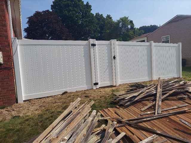 6' White Acadia Privacy Vinyl Fence (2) 3' gates replacement