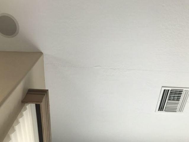 Symptoms of Foundation Problems: Ceiling Cracks