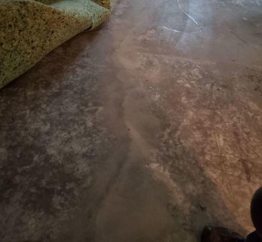 Cracks problems in the Living Room's Floor