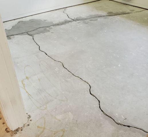 Crack in the Bedroom In Prescott Valley, AZ