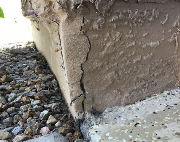Vertical Concrete Cracks on Stem Wall in Goodyear, AZ