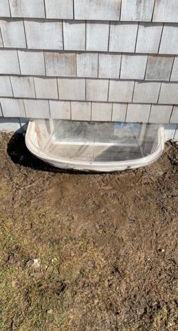 Well Cover Keeps Out Pests and Debris
