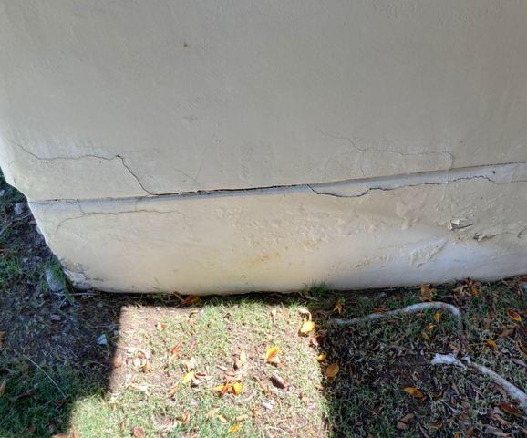Symptoms of Stem Wall Failure: Horizontal Concrete Cracks - 1