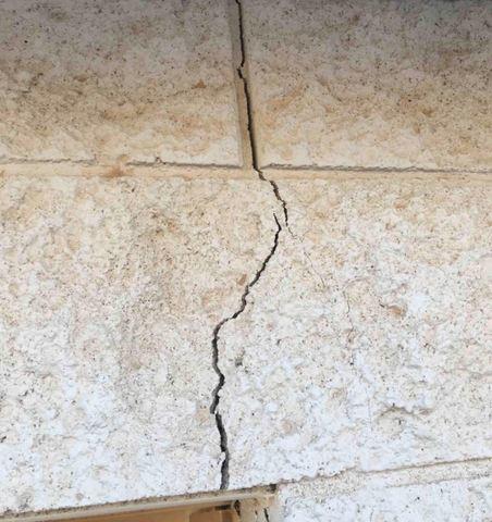 Exterior Crack in Blockwork