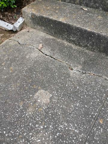 Cracked concrete