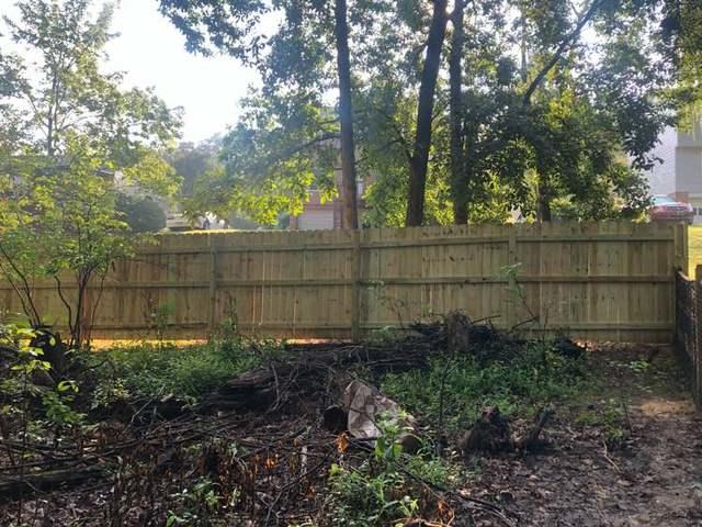 6' Privacy Natural Wood 4' 3 Rail Split Rail with Black Chain Link Installation