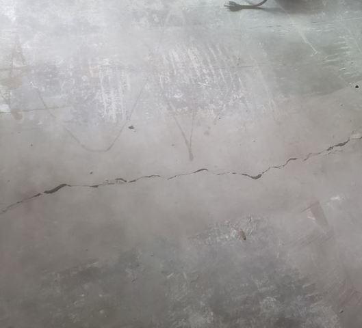 Crack in the Bedroom in Flagstaff, AZ