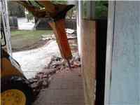 Breaking out concrete