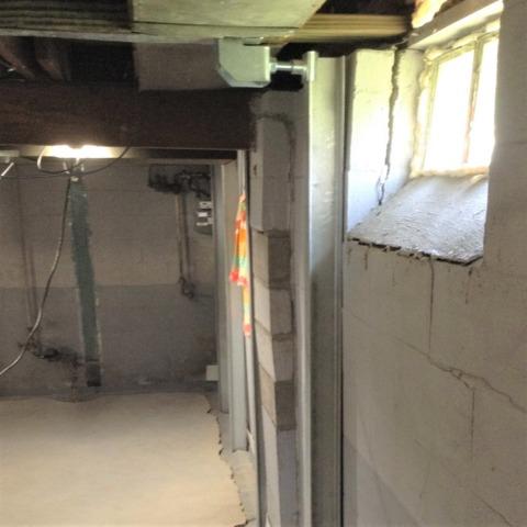 Bowing Walls in Basement From Hydrostatic Pressure in Lincoln Park, Mi