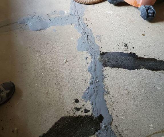 Crack Stitching Repair Process: Non-parallel Cuts