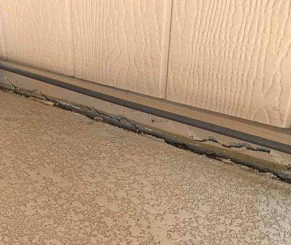 Stem wall Failure Symptoms: Horizontal Concrete Crack
