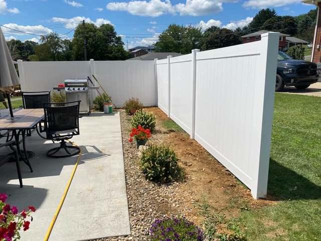 6' Khaki Vinyl Acadia Privacy Fence New England Caps