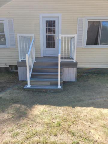 New deck railings for the back of the home