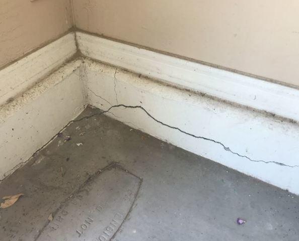 Symptoms of Stem Wall Failure: Horizontal Concrete Cracks