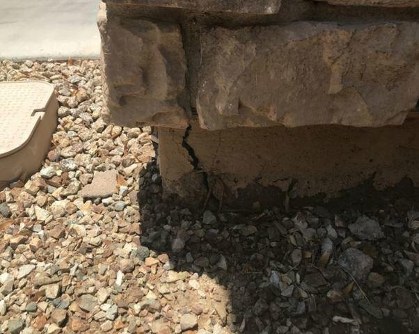 Symptoms of Stem Wall Failure: Vertical Concrete Cracks