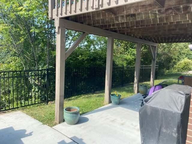4' Black Aluminum Classic, 3 Rail, Commercial Grade, Flush Bottom