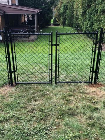 4' Black Chain Link (1) 6' double gate