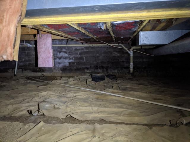 Mold growth and poor insulation in crawlspace in Germantown Hills