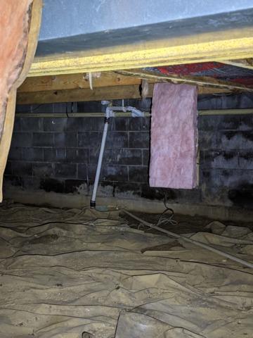 Poorly insulated crawlspace in Germantown Hills