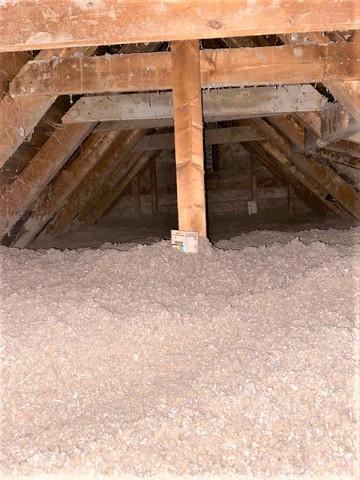 Isoler avec de la fibre de cellulose