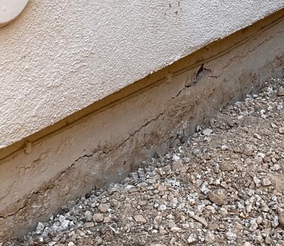 Horizontal Concrete Cracks on Stem Wall in Scottsdale, AZ 10.17.2021