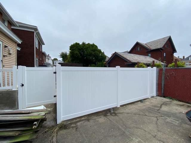 6' White Vinyl Acadia Privacy Fence and : (1) 4' gate