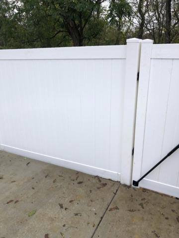 6' White Vinyl Acadia Privacy (1) 4' gate