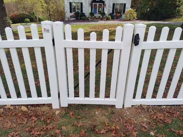 4' White Vinyl Olympic Concave Fence New England Caps, (1) 3' gate, (1) 6' double gate Installation