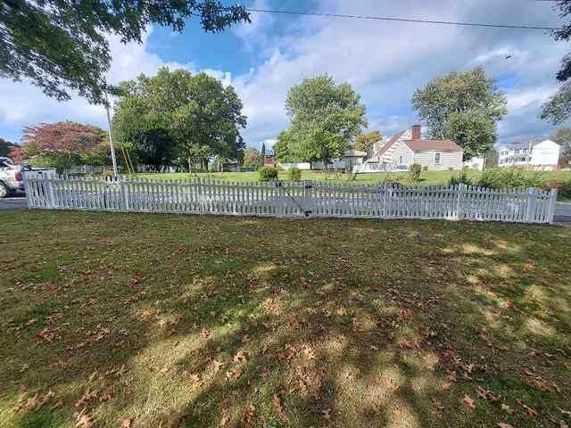 4' White Vinyl Olympic Concave Fence New England Caps, (1) 3' gate, (1) 6' double gate Installation