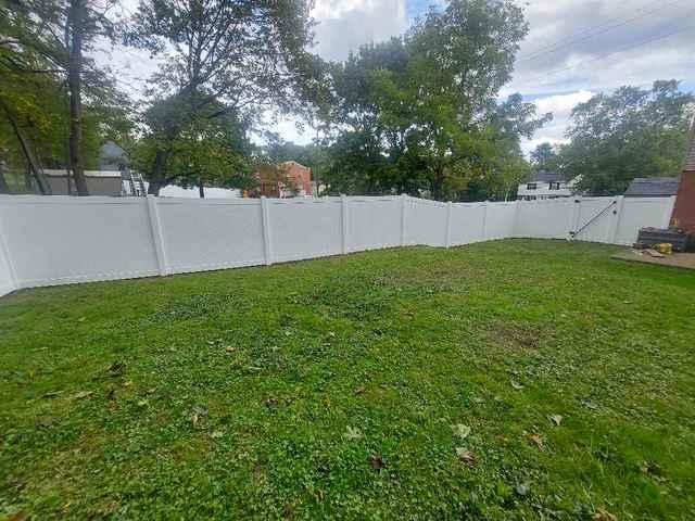 6' White Acadia Privacy Fence  and (1) 4' gate