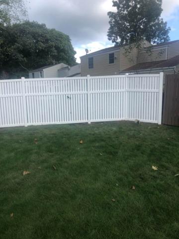 4' White Biscayne Vinyl Fence Biscayne 6' Glacier (1) 5' gate / (1) 3' gate