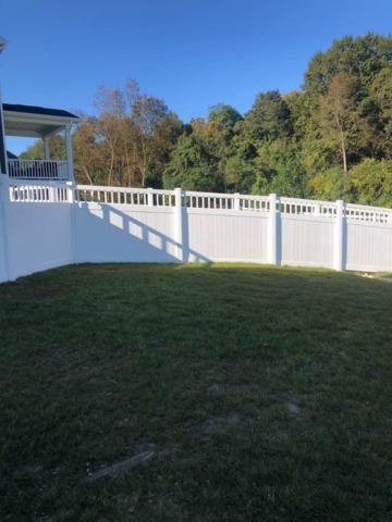 6' White Vinyl Acadia Fence Backyard Spindle Top (1) 4' gate