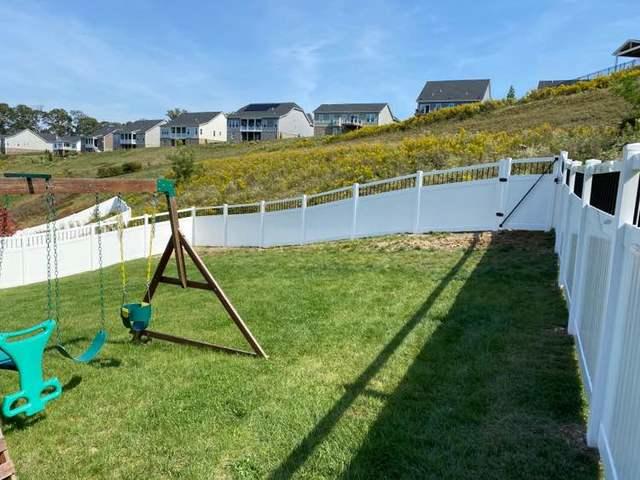 6' White Vinyl Acadia Privacy Fence Spindle Top, with Black Aluminum Spindles (1) 8' Double gate / (2) 3' gates