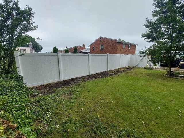 6' White Acadia Privacy Vinyl Fence (2) 3' gates Installation