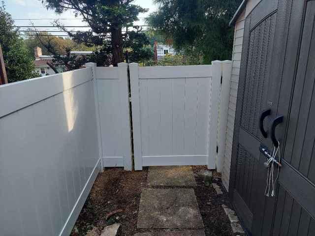 6' and 4' White Vinyl Acadia Privacy (2) 4' gates