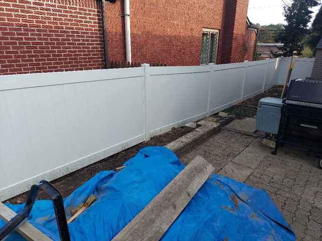 6' and 4' White Vinyl Acadia Privacy (2) 4' gates