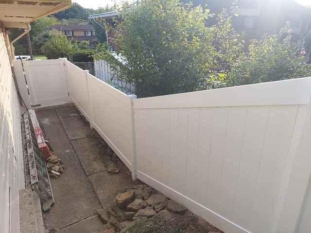 6' and 4' White Vinyl Acadia Privacy (2) 4' gates