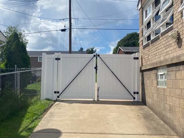 6' White Vinyl Acadia Privacy Fence (1) 3' gate / (1) 10' double gate