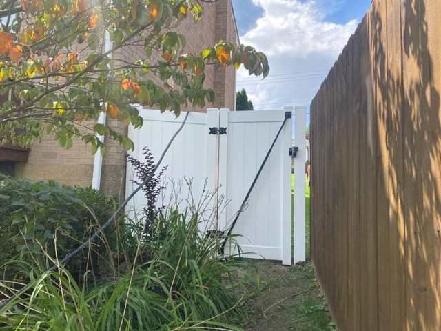 6' White Vinyl Acadia Privacy Fence (1) 3' gate / (1) 10' double gate