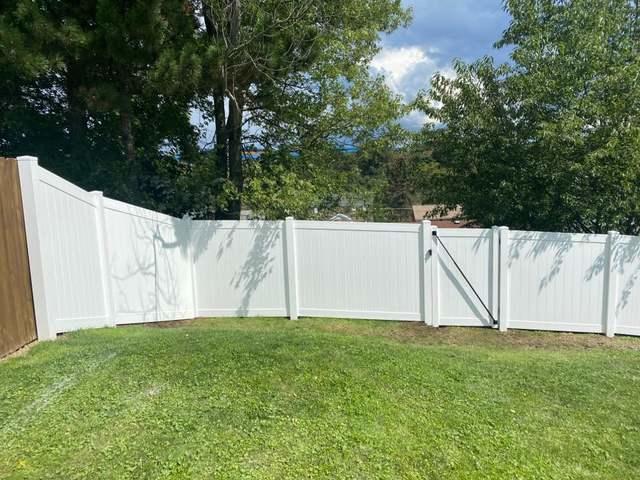 6' White Vinyl Acadia Privacy Fence (1) 3' gate / (1) 10' double gate